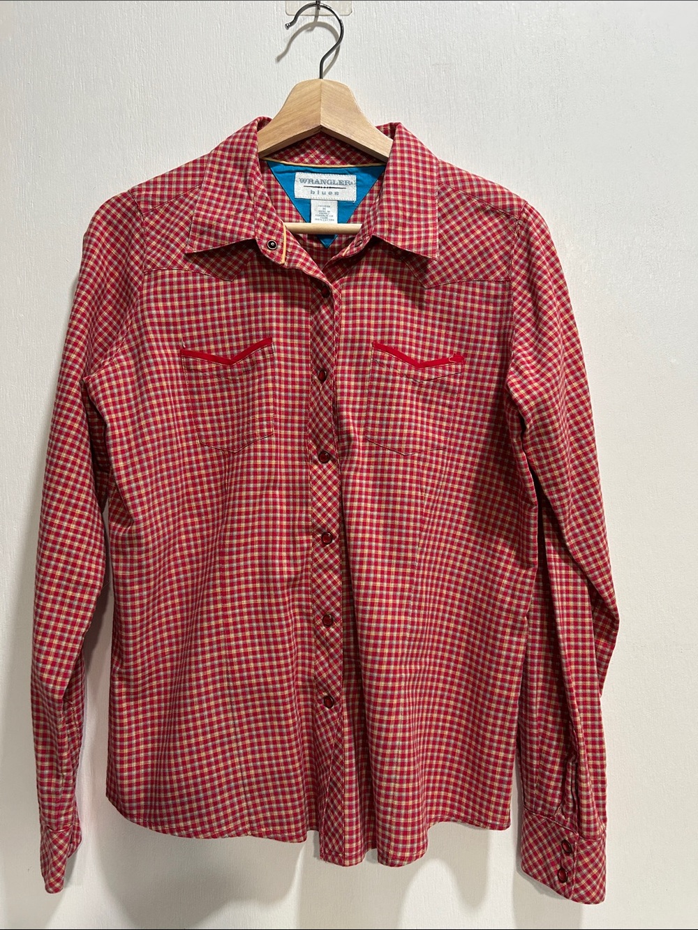 Wrangler Women’s Vintage  Red and Yellow Plaid Casual Button-Down Shirt Sz .Md